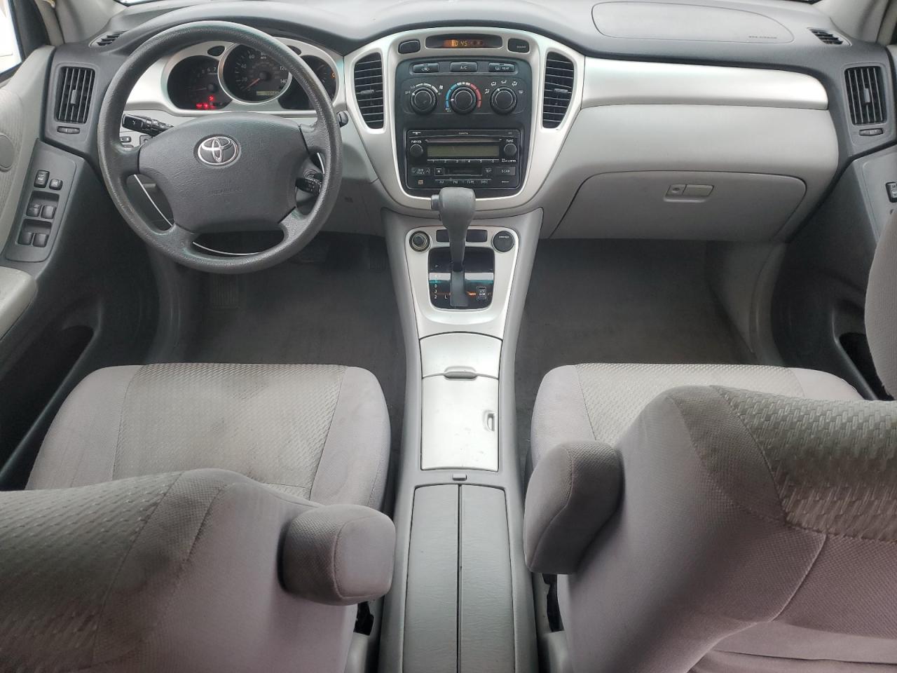 Toyota Highlander Sport Image 11