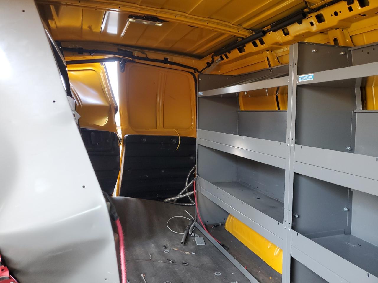 Chevrolet Express Image 8