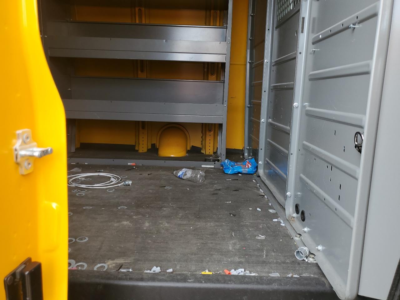 Chevrolet Express Image 11