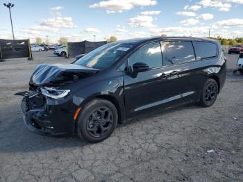  Salvage Chrysler Pacifica
