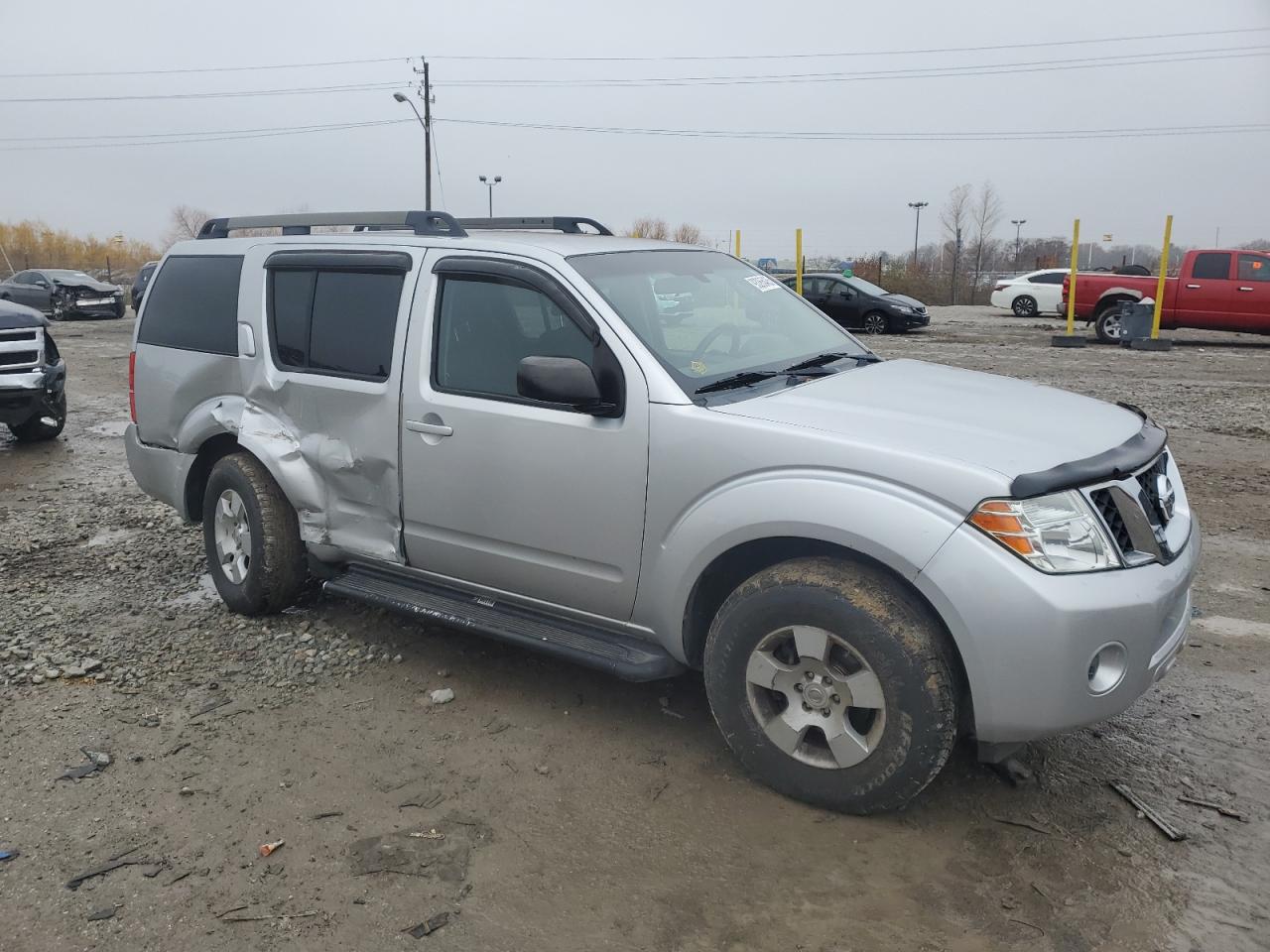 Nissan Pathfinder S Image 4