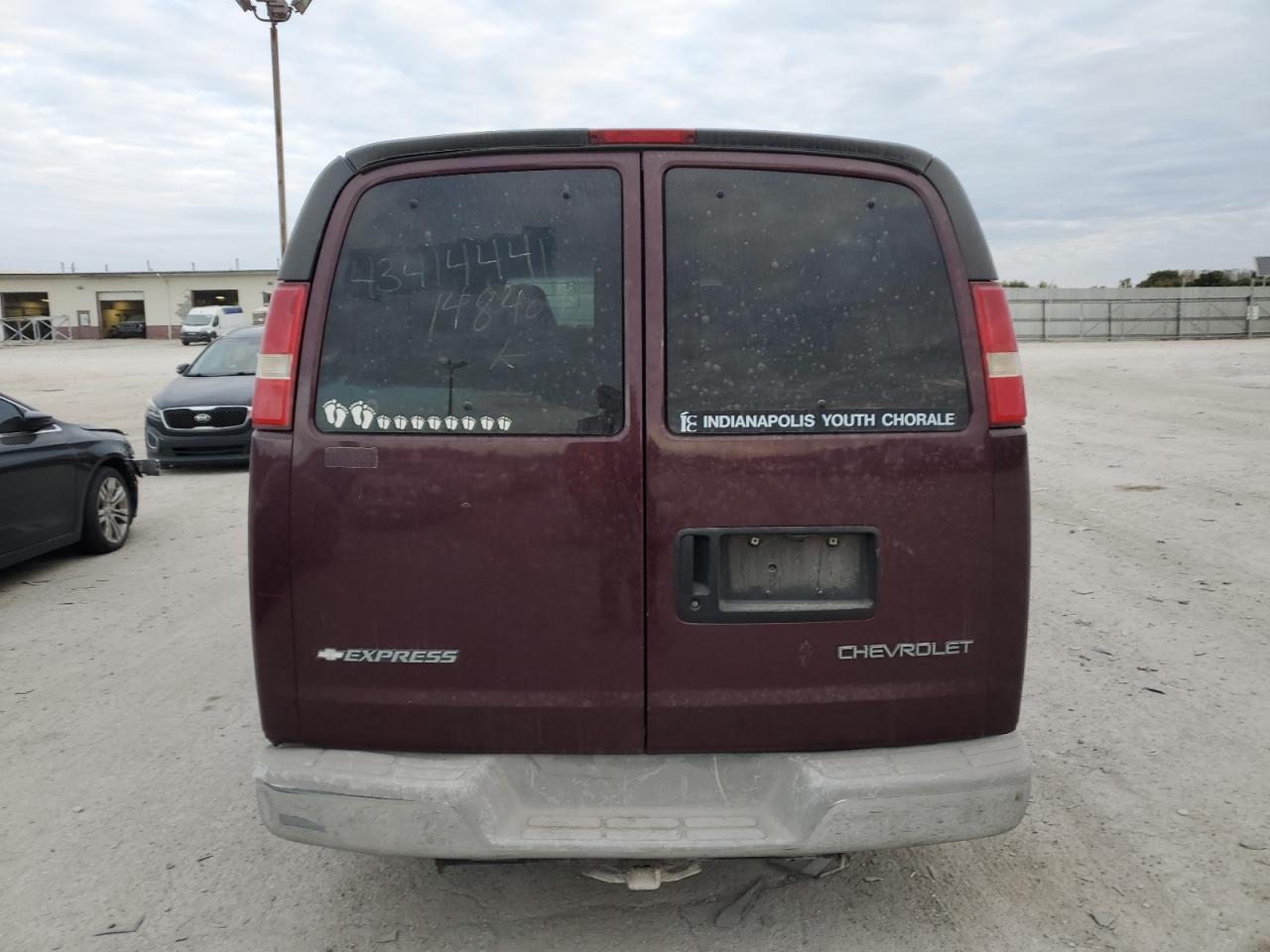 Chevrolet Express Image 12