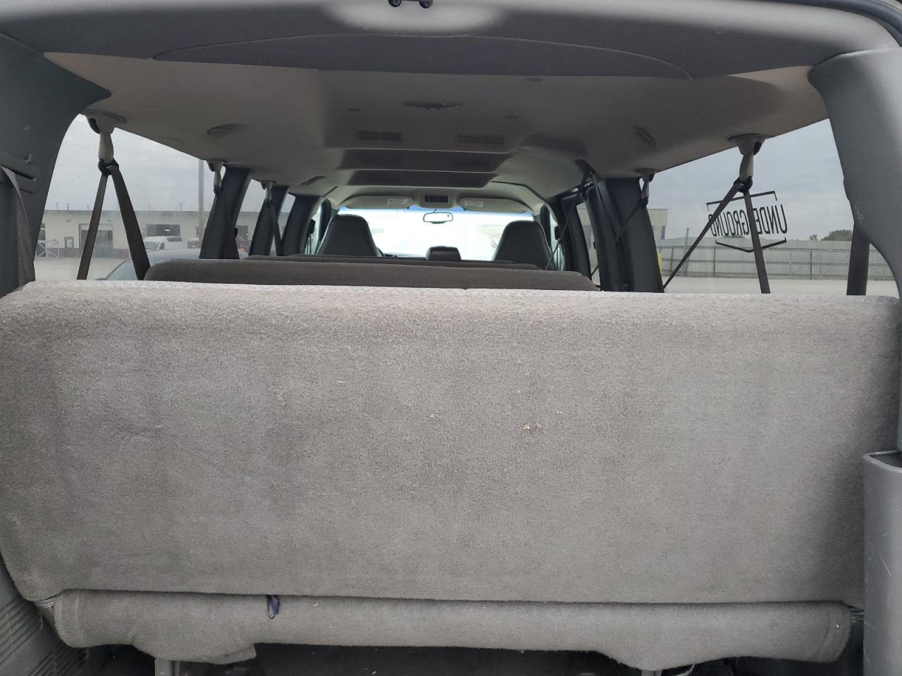 Chevrolet Express Image 11