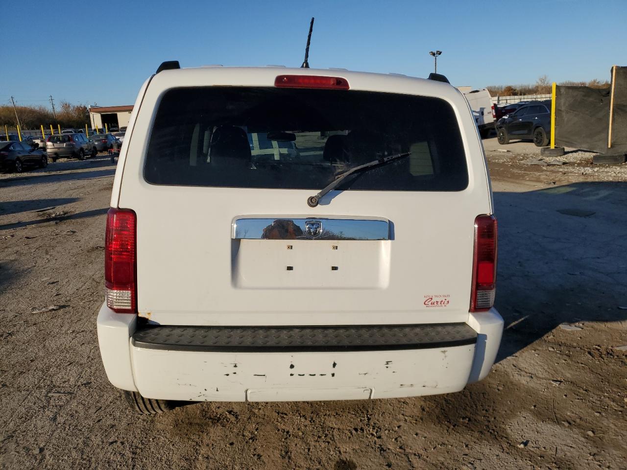 Dodge Nitro Sxt Image 3