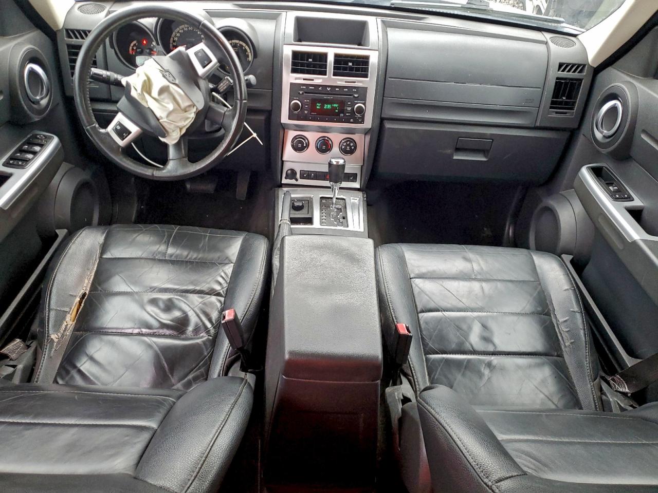 Dodge Nitro Sxt Image 6