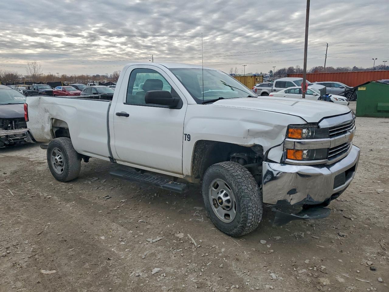 Chevrolet Silverado C2500 Heavy Duty Image 4