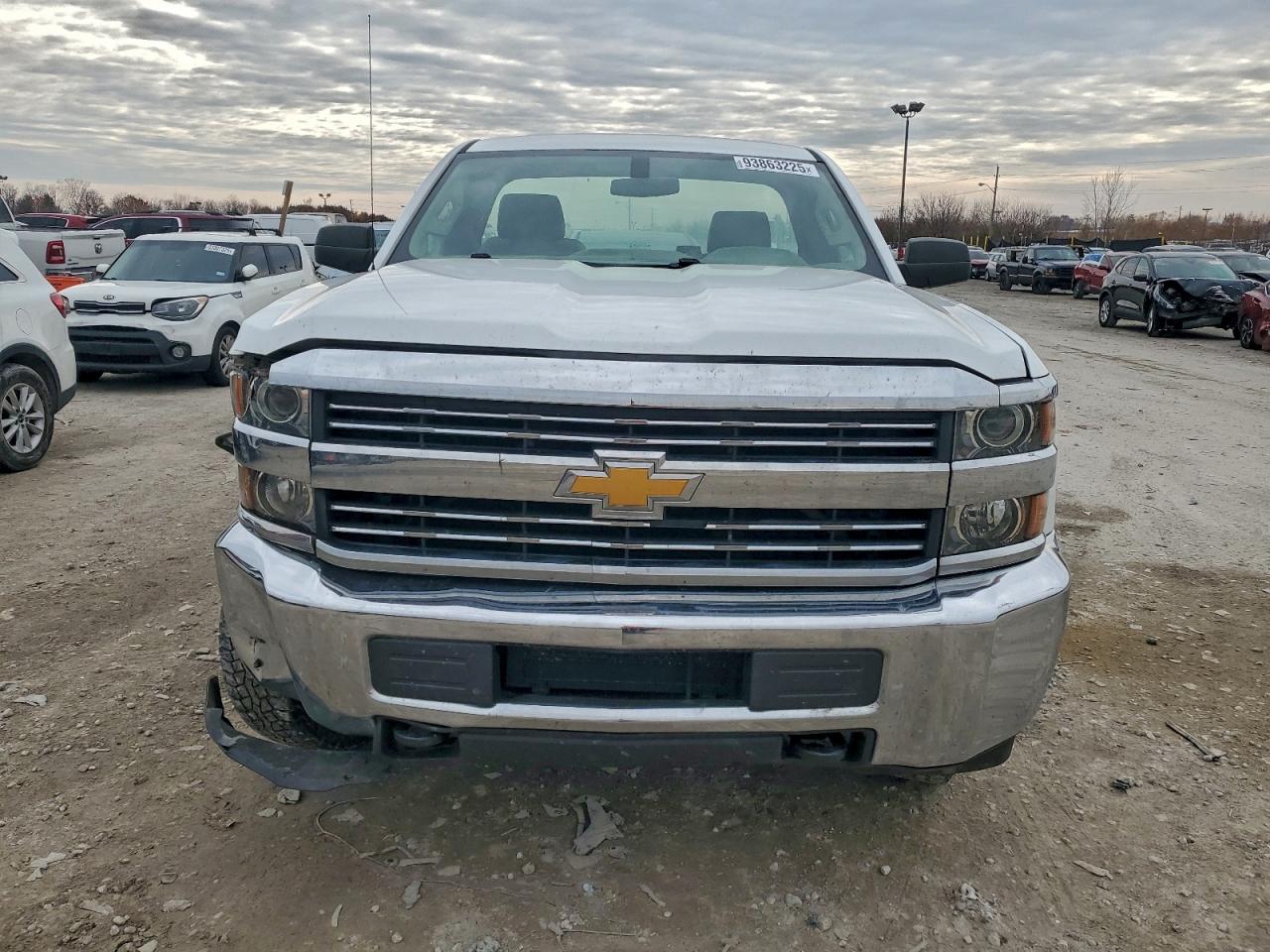 Chevrolet Silverado C2500 Heavy Duty Image 11