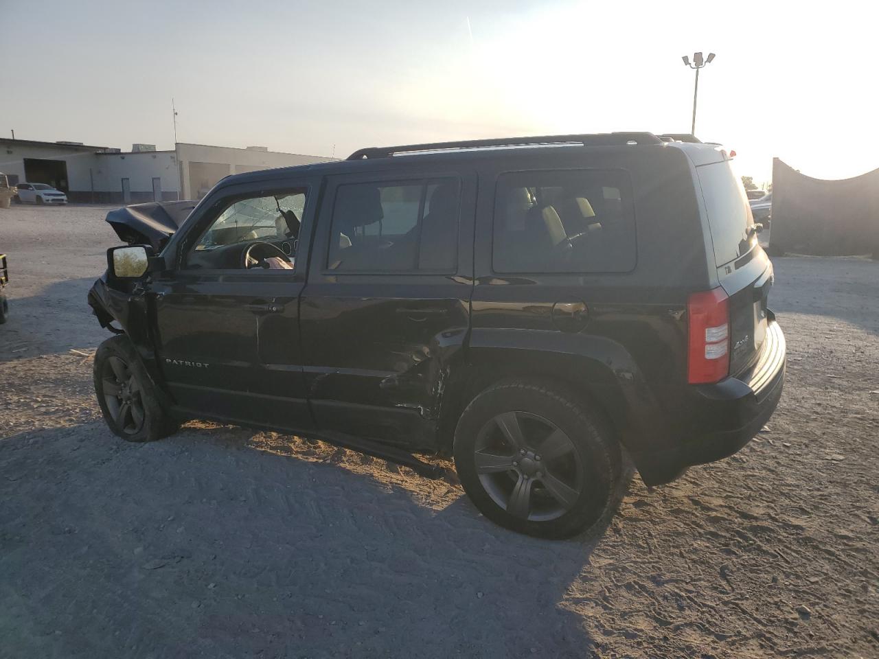 Jeep Patriot Latitude Image 2