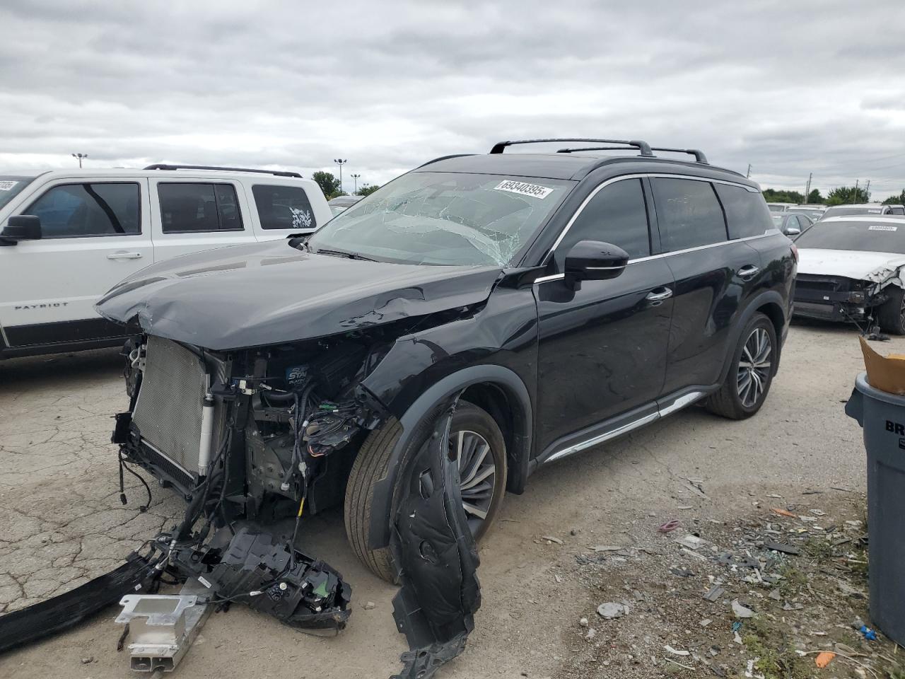 INFINITI Qx Autograph Image 1