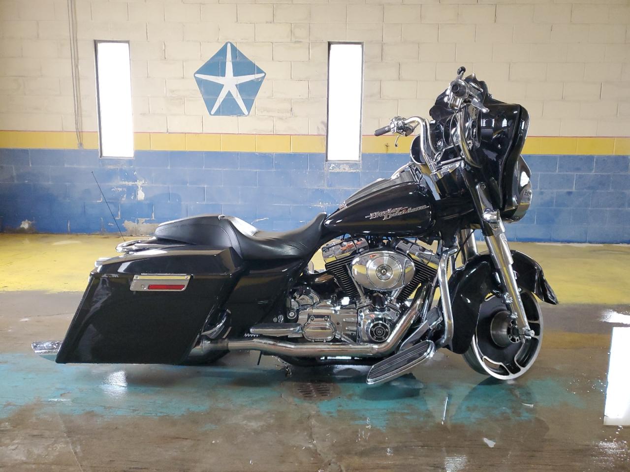 Harley-Davidson Fl Image 1