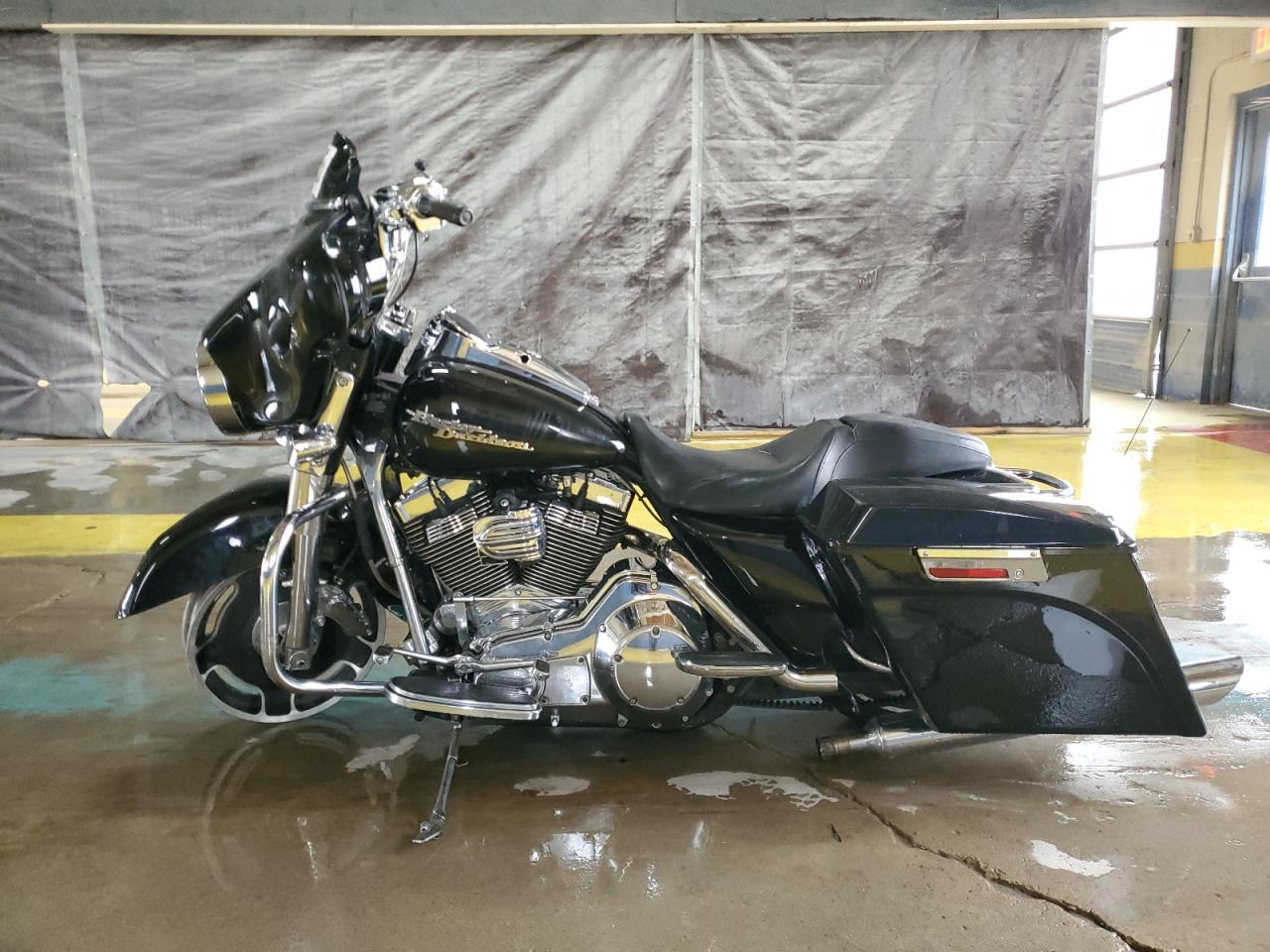 Harley-Davidson Fl Image 6