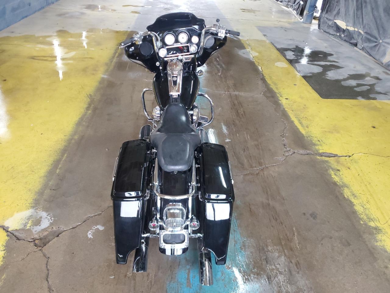 Harley-Davidson Fl Image 3