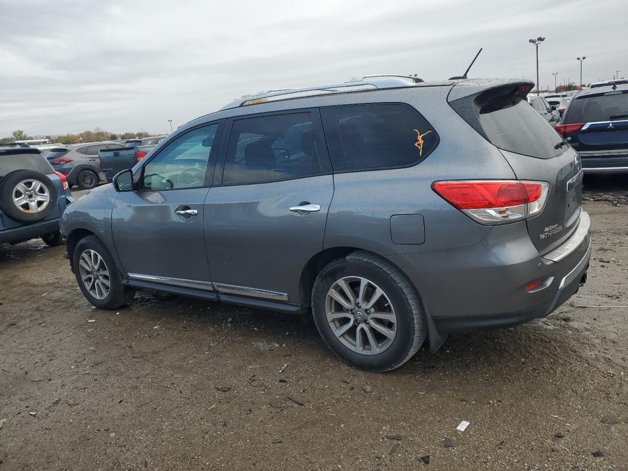 Nissan Pathfinder S Image 13