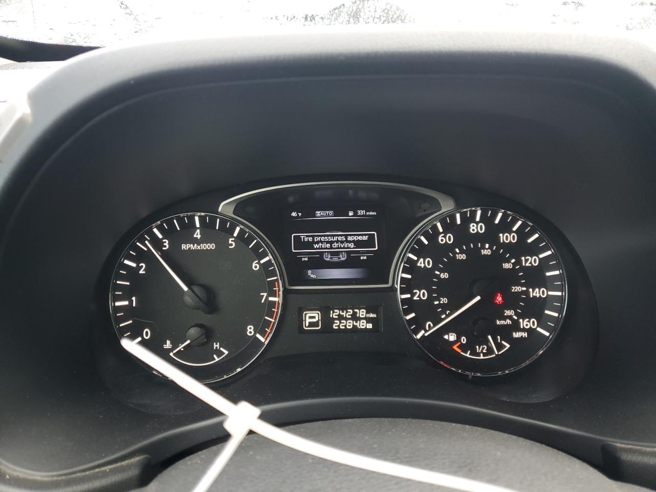 Nissan Pathfinder S Image 9