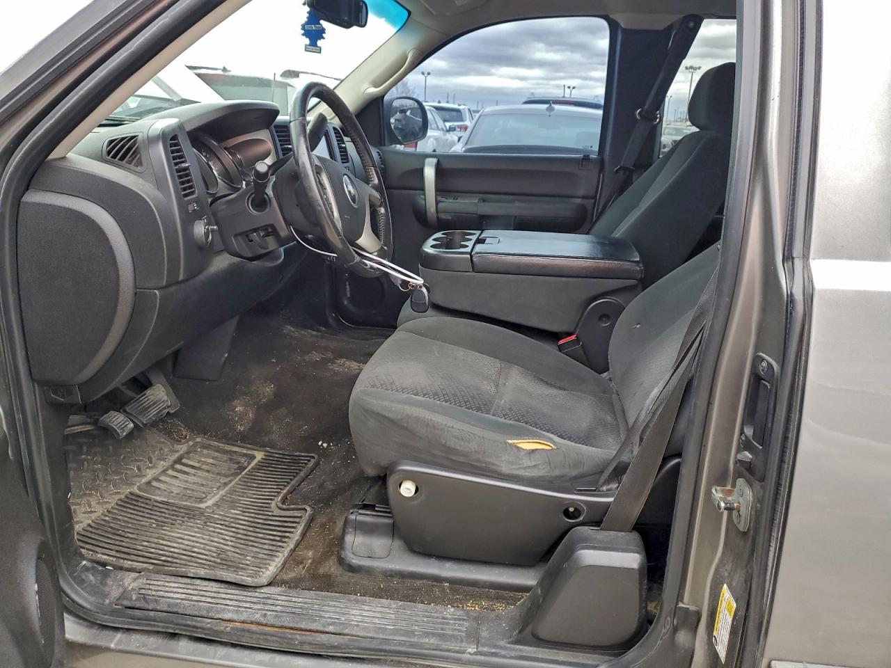 Chevrolet Silverado C1500 Image 6