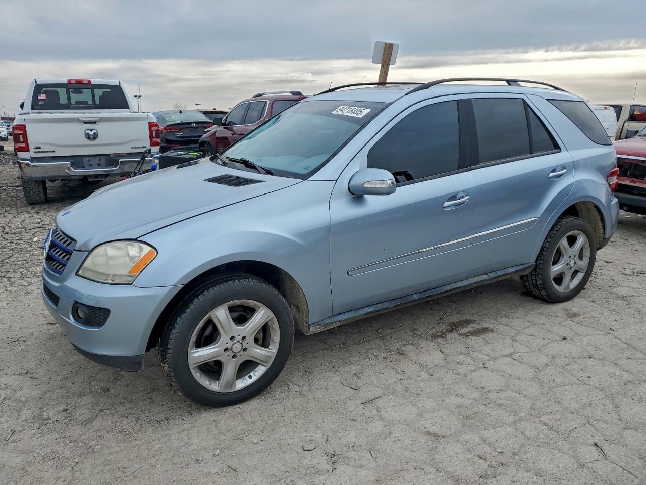 Mercedes-Benz M-Class 350 Image 1