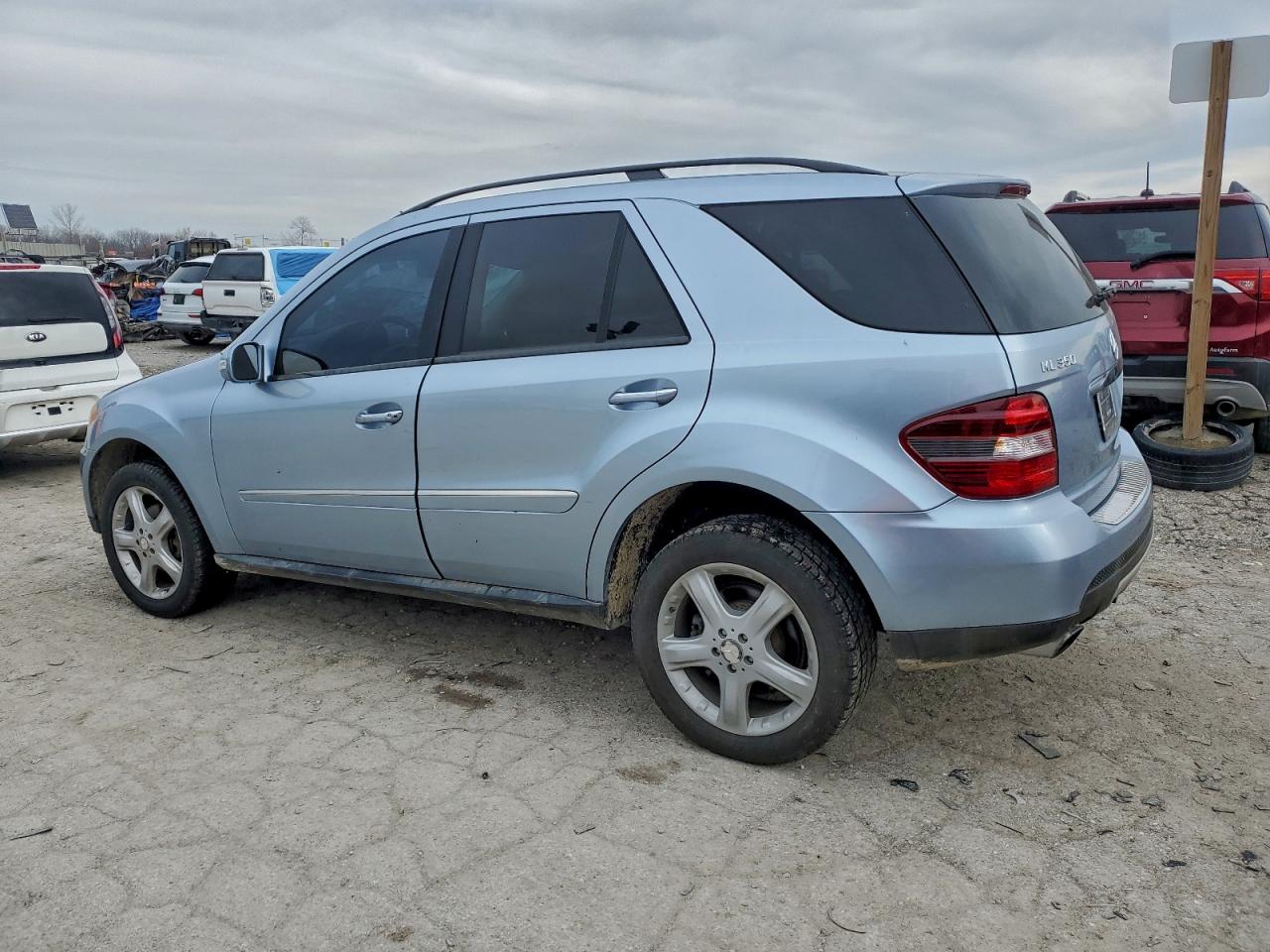 Mercedes-Benz M-Class 350 Image 7