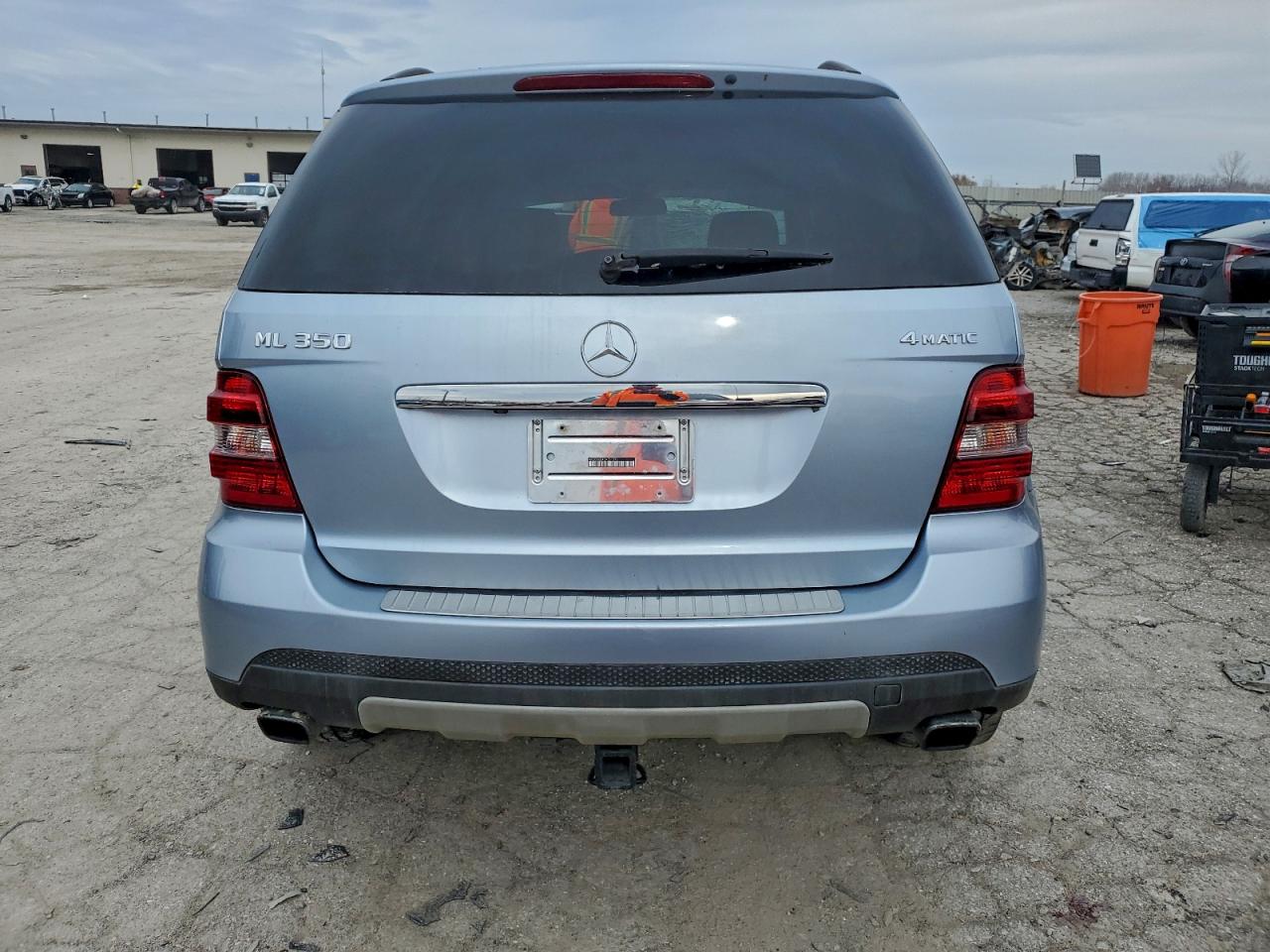 Mercedes-Benz M-Class 350 Image 2