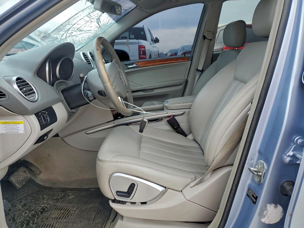 Mercedes-Benz M-Class 350 Image 3