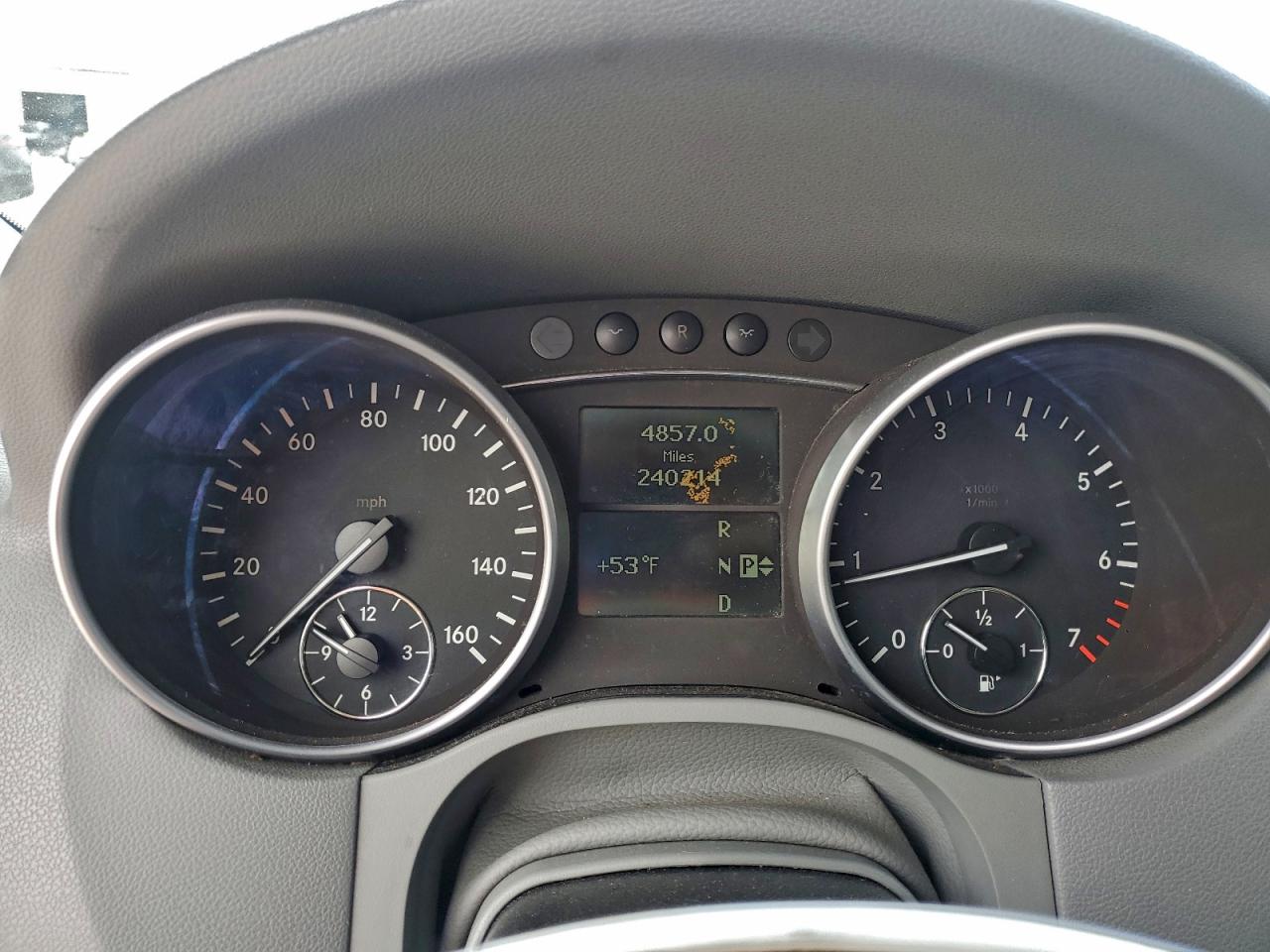 Mercedes-Benz M-Class 350 Image 8