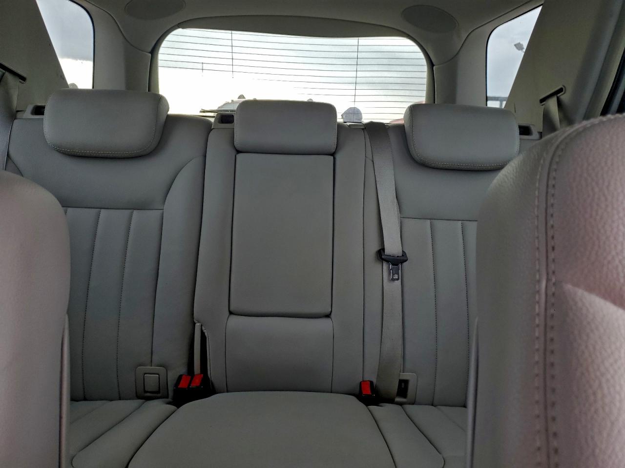 Mercedes-Benz M-Class 350 Image 6