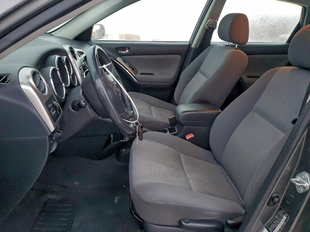 Toyota Corolla Base Image 6