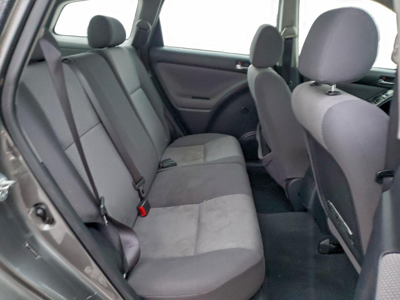 Toyota Corolla Base Image 7