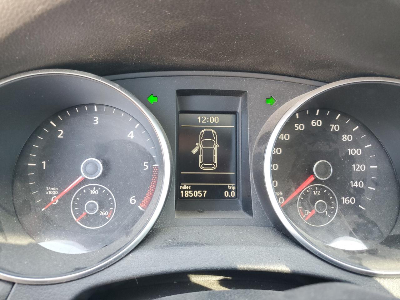 Volkswagen Golf Image 11