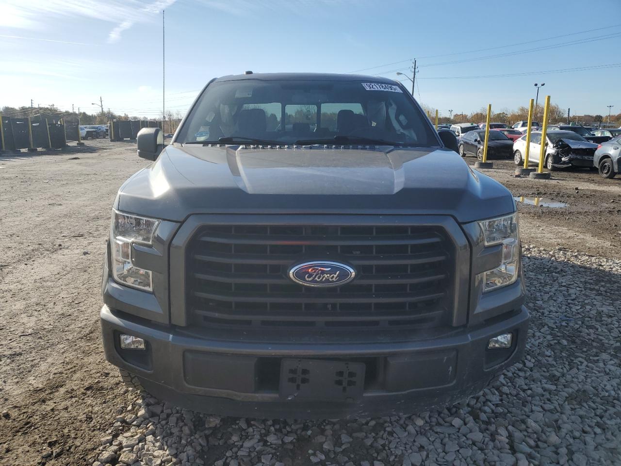 Ford F-150 Super Cab Image 3