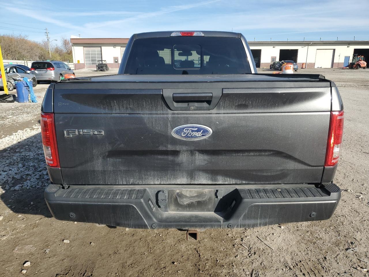 Ford F-150 Super Cab Image 6