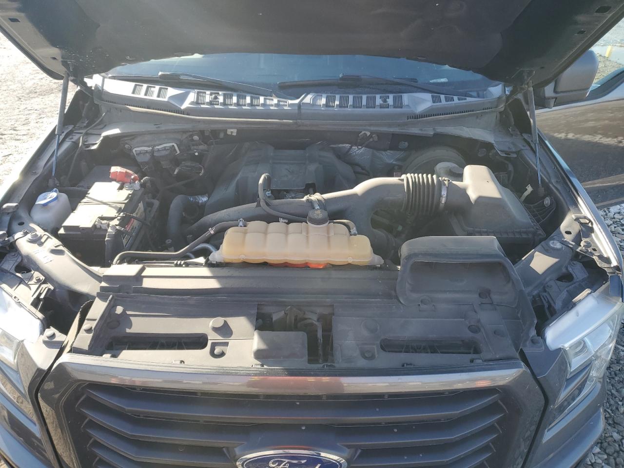 Ford F-150 Super Cab Image 5