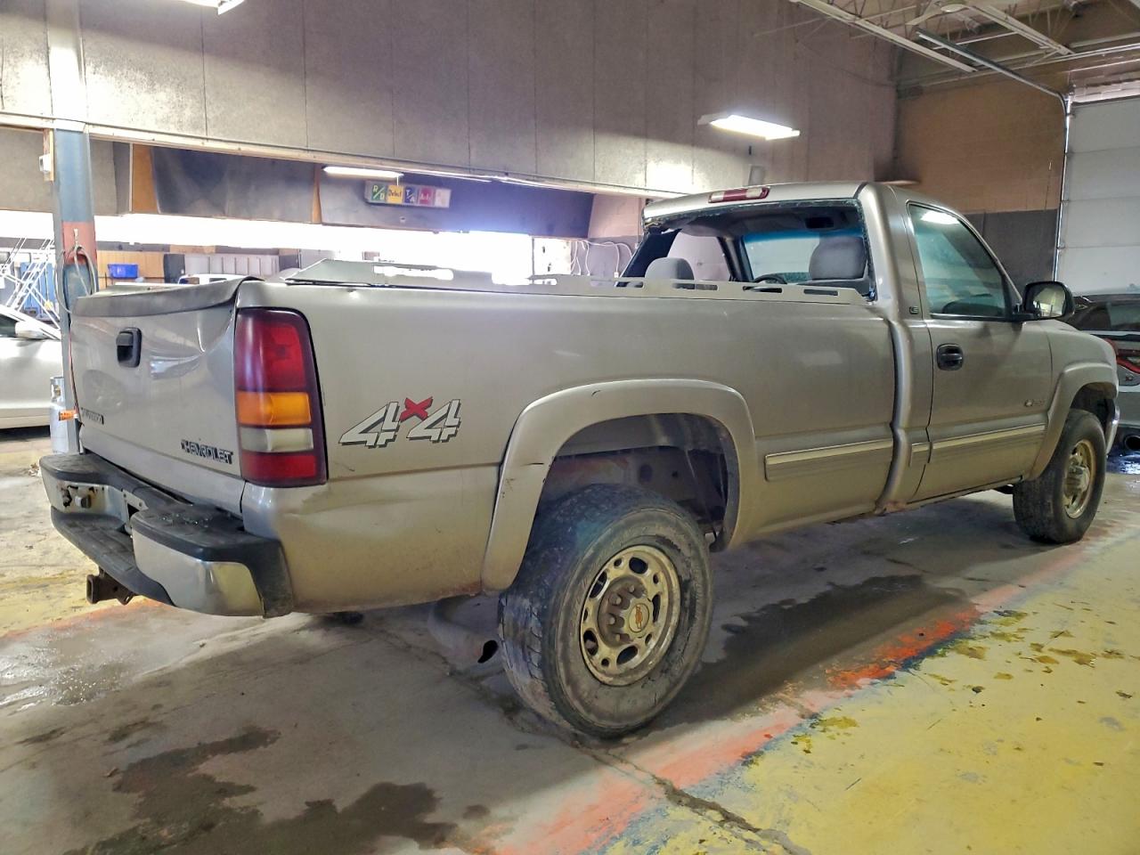 Chevrolet Silverado K2500 Image 5