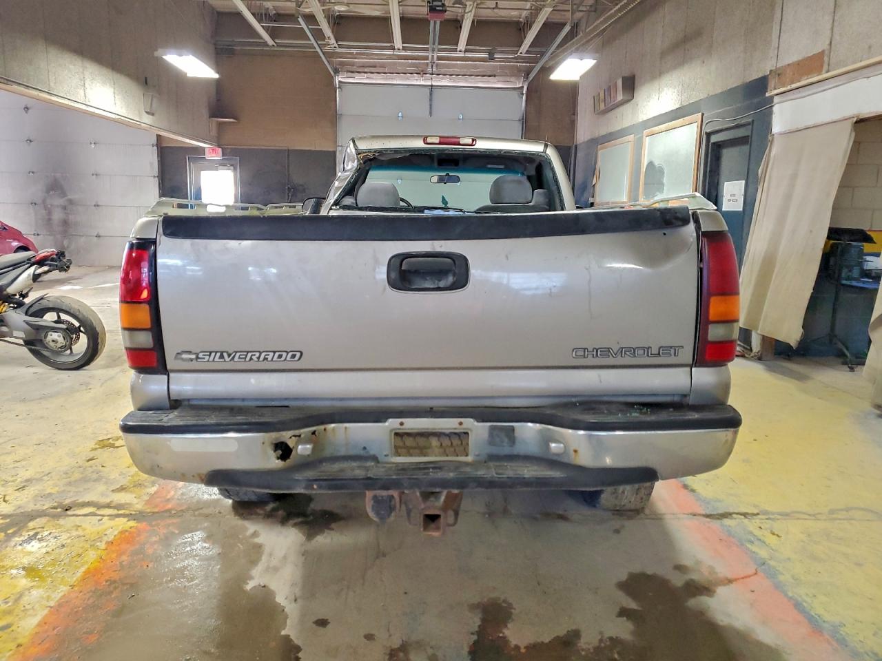 Chevrolet Silverado K2500 Image 10