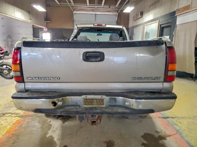 Chevrolet Silverado K2500 Image 9