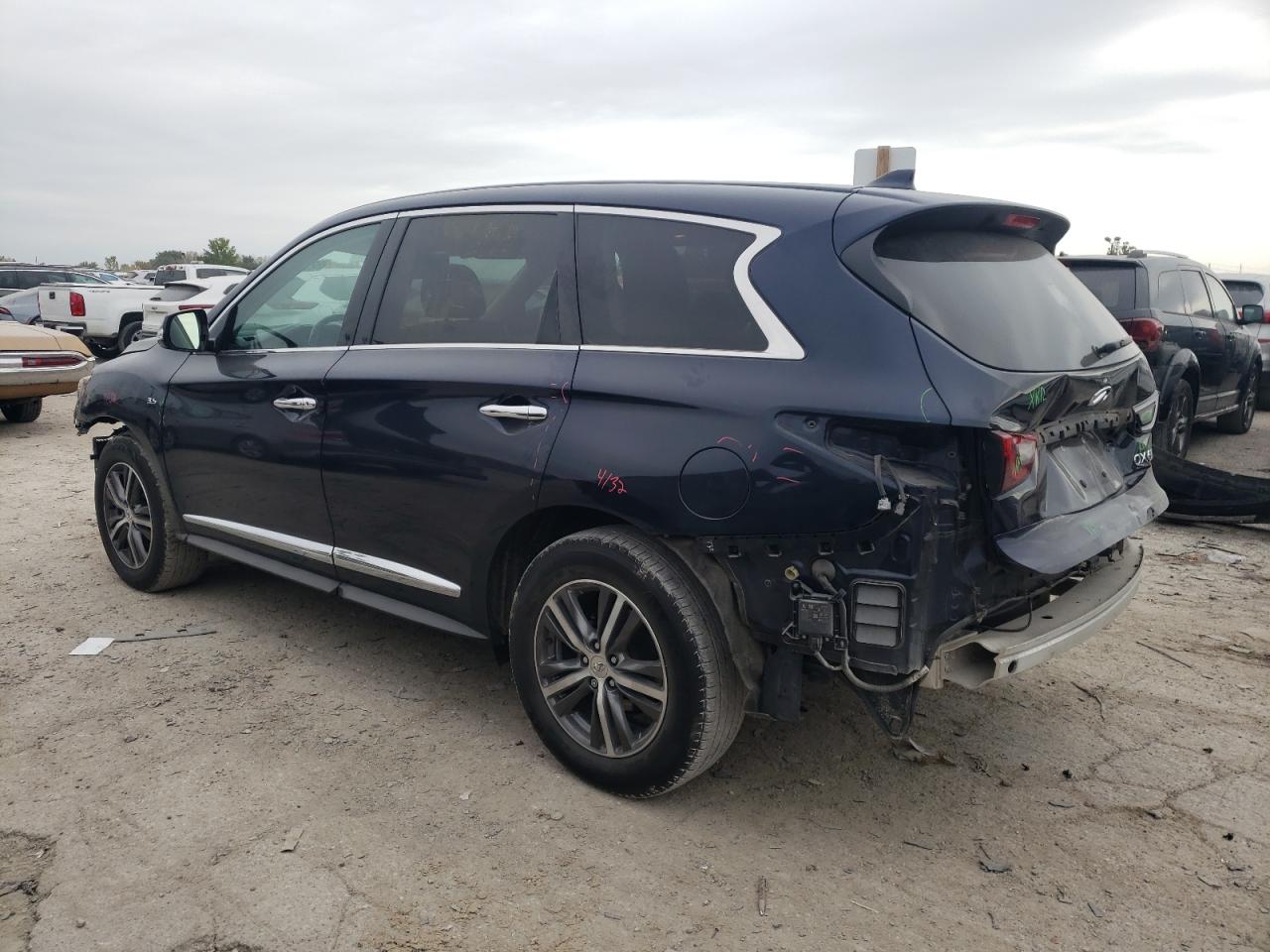 INFINITI Qx Luxe Image 4