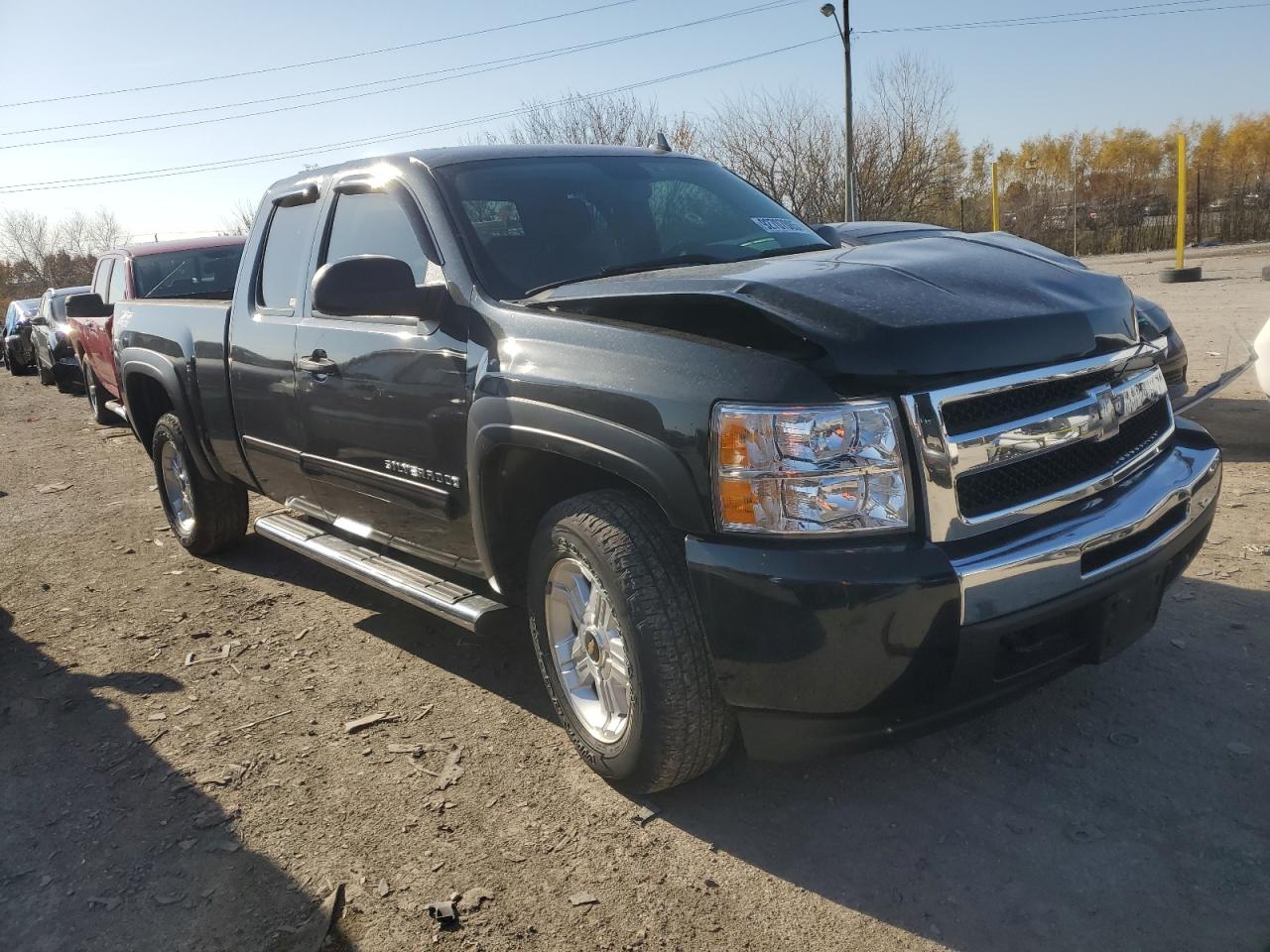 Chevrolet Silverado K1500 Lt Image 3