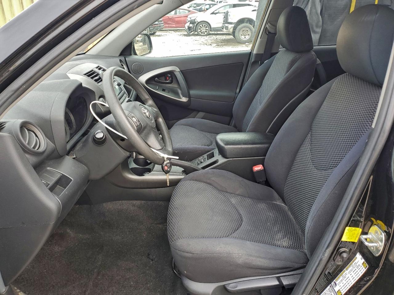 Toyota RAV4 Sport Image 7