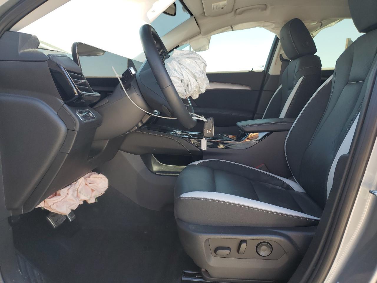 Buick Envision Essence Image 9