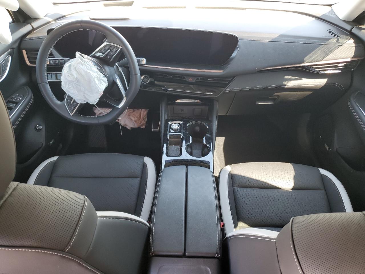 Buick Envision Essence Image 4