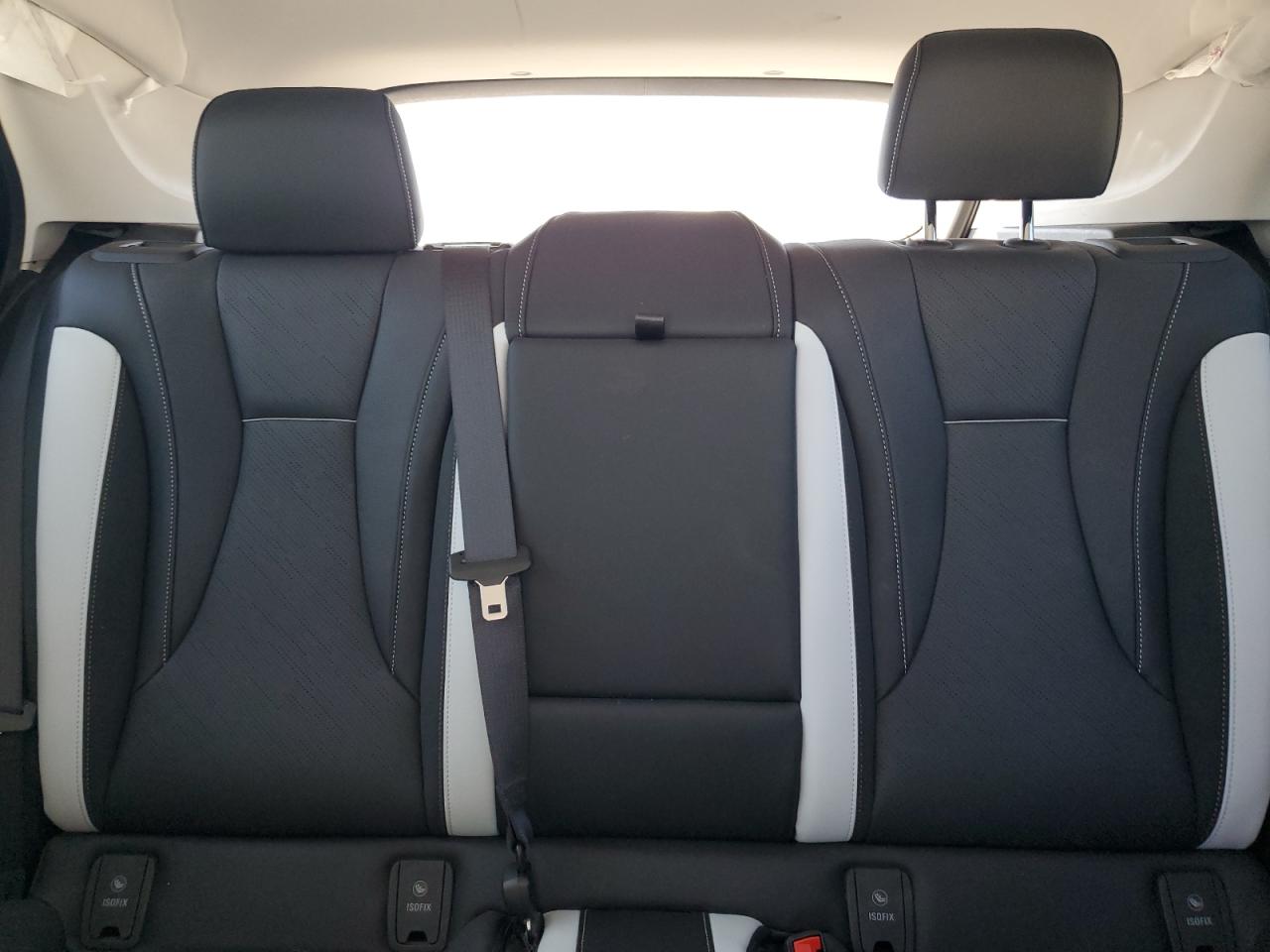 Buick Envision Essence Image 13