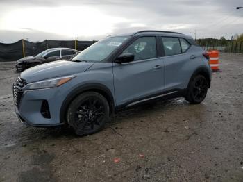  Salvage Nissan Kicks