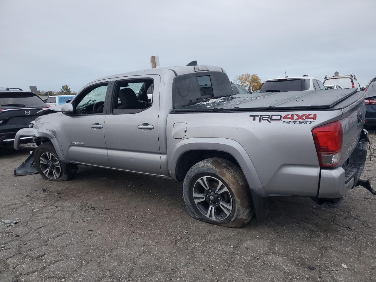 Toyota Tacoma Double Cab Image 4