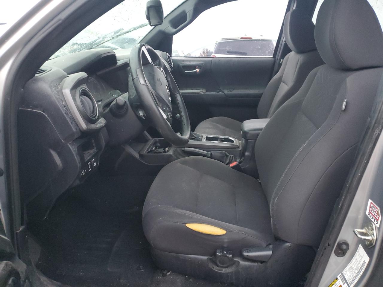 Toyota Tacoma Double Cab Image 3