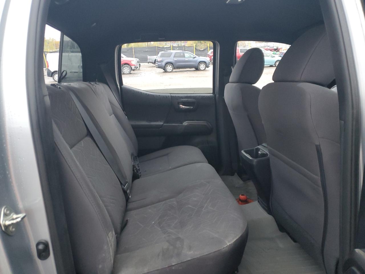 Toyota Tacoma Double Cab Image 5