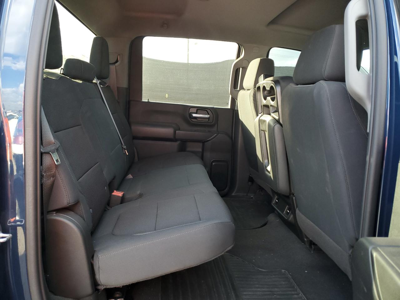 Chevrolet Silverado K2500 Custom Image 4