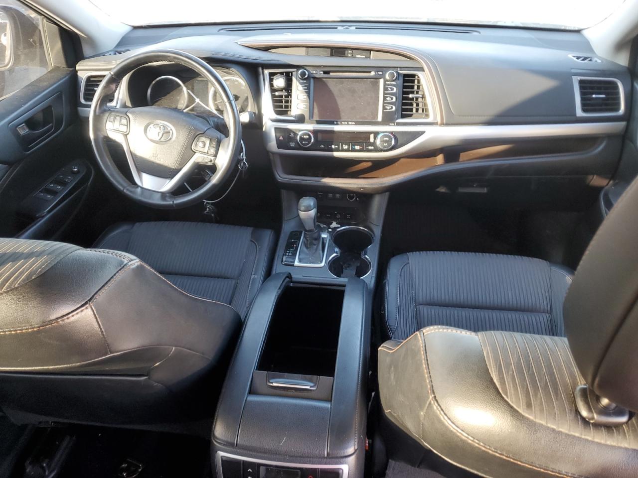 Toyota Highlander Le Image 4