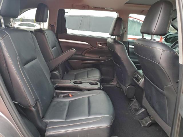 Toyota Highlander Se Image 8