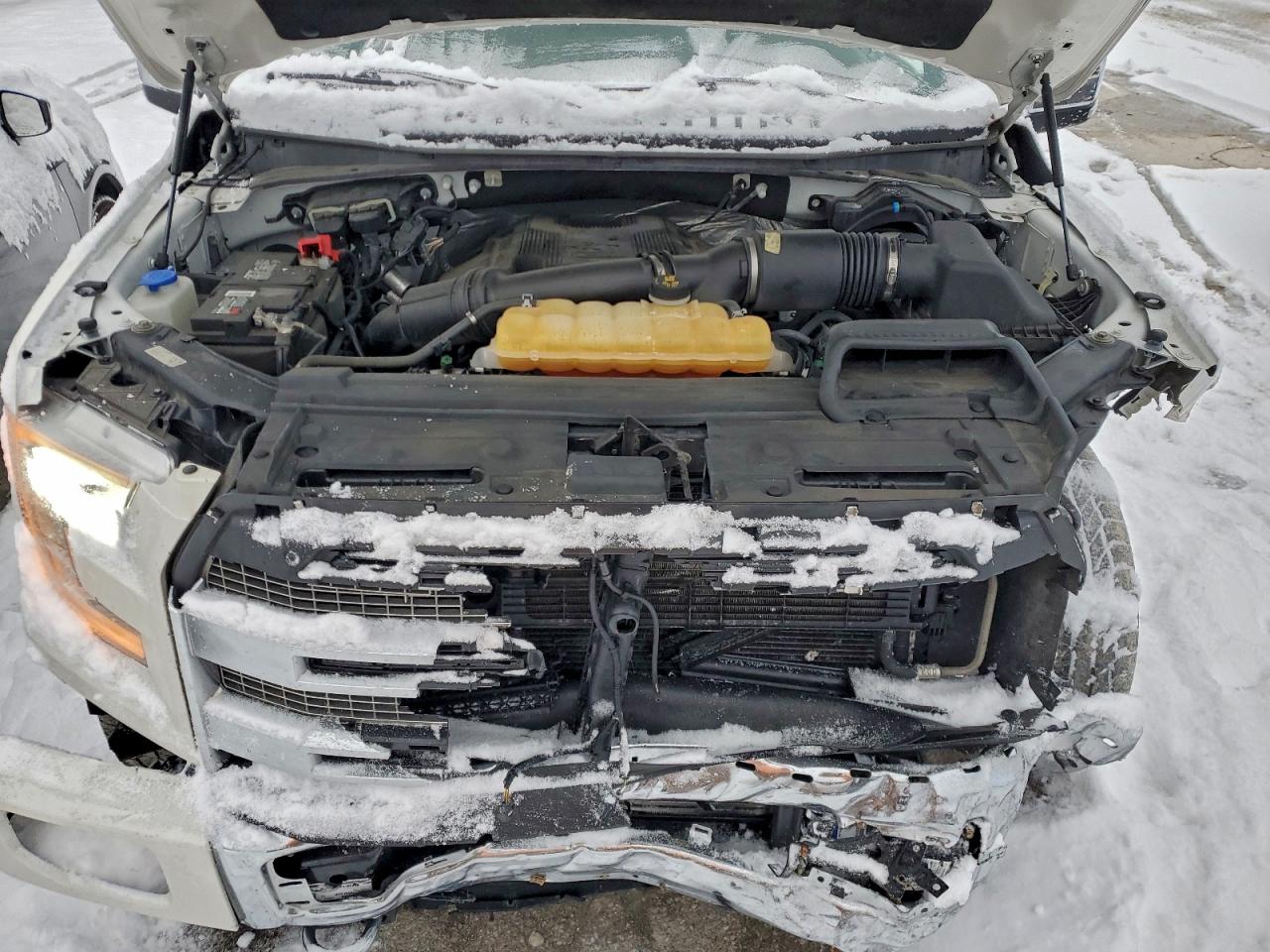 Ford F-150 Supercrew Image 11