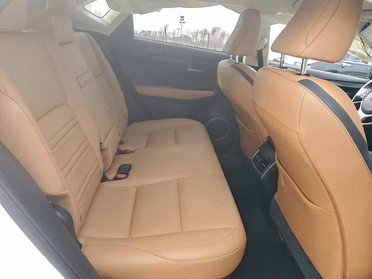 Lexus NX 200t Image 10