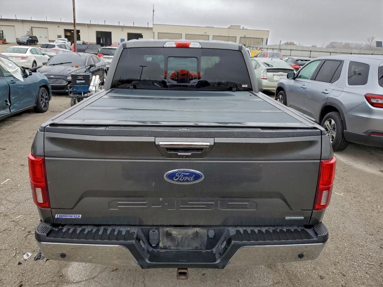 Ford F-150 Supercrew Image 4